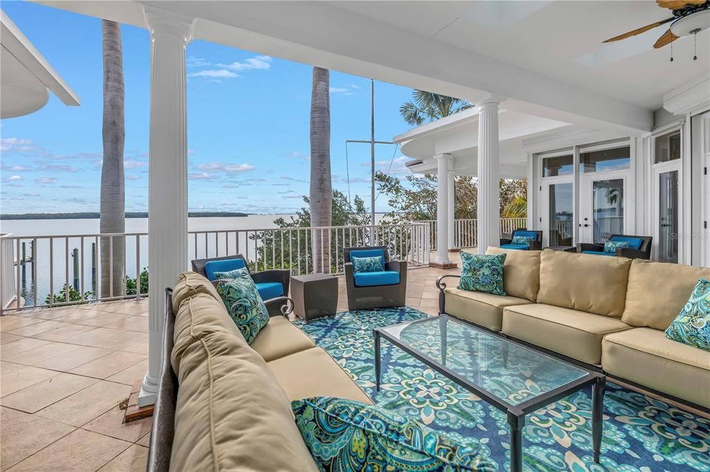 For Sale: $4,675,000 (5 beds, 4 baths, 5200 Square Feet)