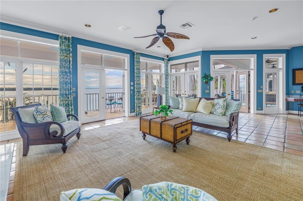 For Sale: $4,675,000 (5 beds, 4 baths, 5200 Square Feet)