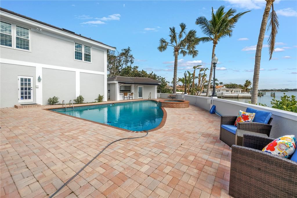 For Sale: $4,675,000 (5 beds, 4 baths, 5200 Square Feet)