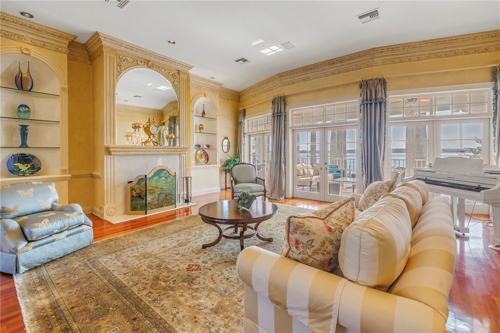 For Sale: $4,675,000 (5 beds, 4 baths, 5200 Square Feet)