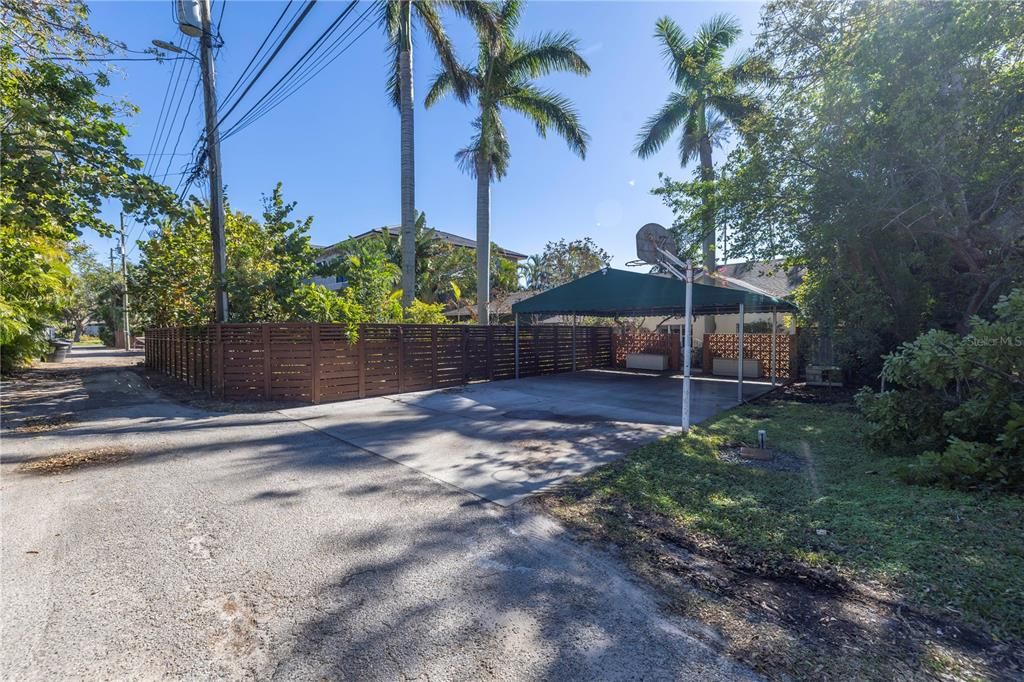 For Sale: $2,475,000 (3 beds, 3 baths, 2928 Square Feet)