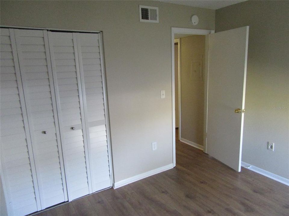 For Rent: $1,800 (2 beds, 1 baths, 885 Square Feet)