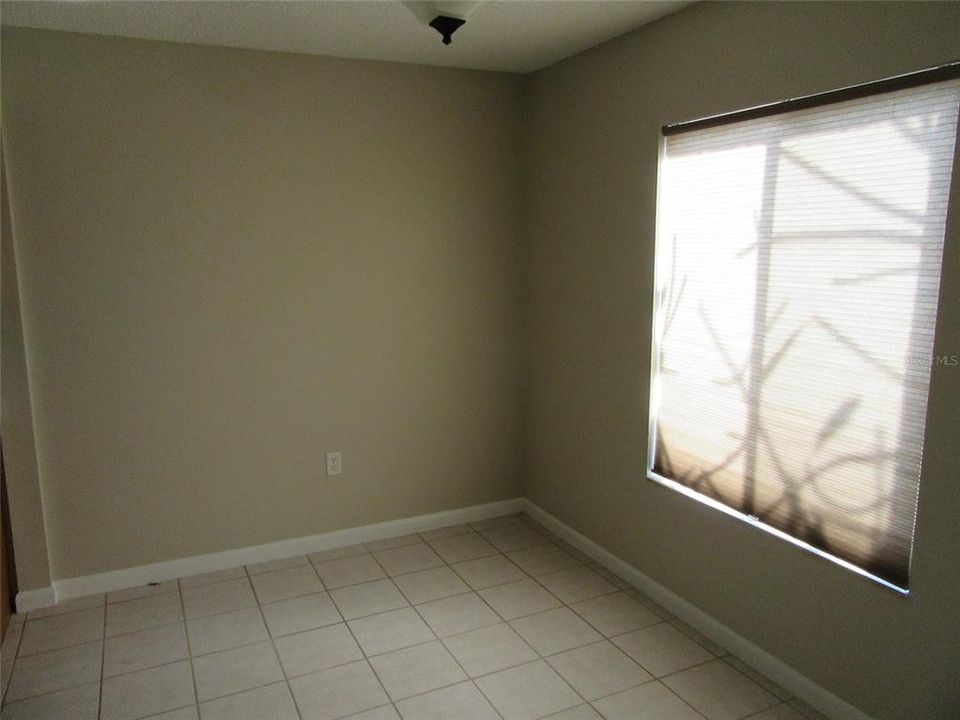 For Rent: $1,800 (2 beds, 1 baths, 885 Square Feet)