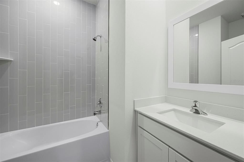 For Sale: $323,900 (3 beds, 2 baths, 1401 Square Feet)