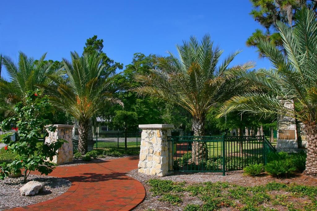 For Sale: $2,950,000 (4 beds, 2 baths, 2670 Square Feet)