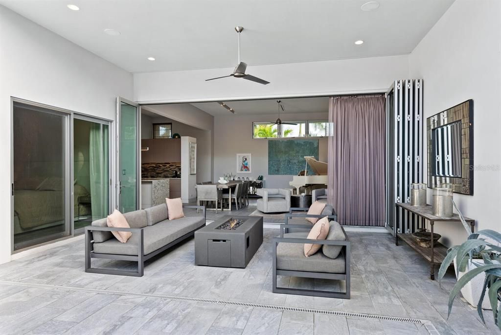 For Sale: $2,950,000 (4 beds, 2 baths, 2670 Square Feet)