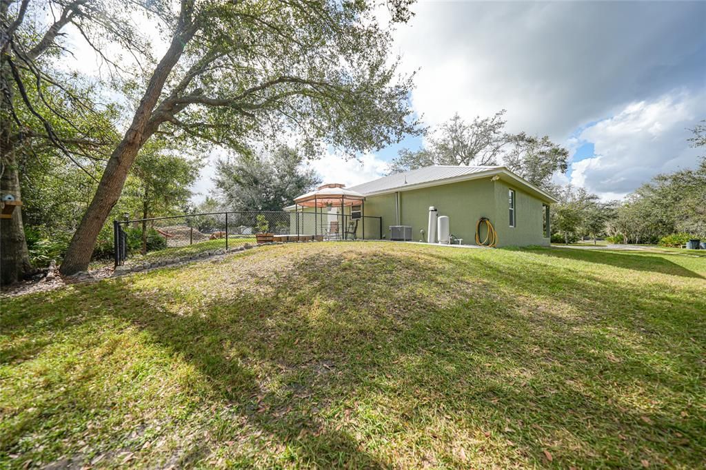 For Sale: $429,000 (3 beds, 2 baths, 1400 Square Feet)