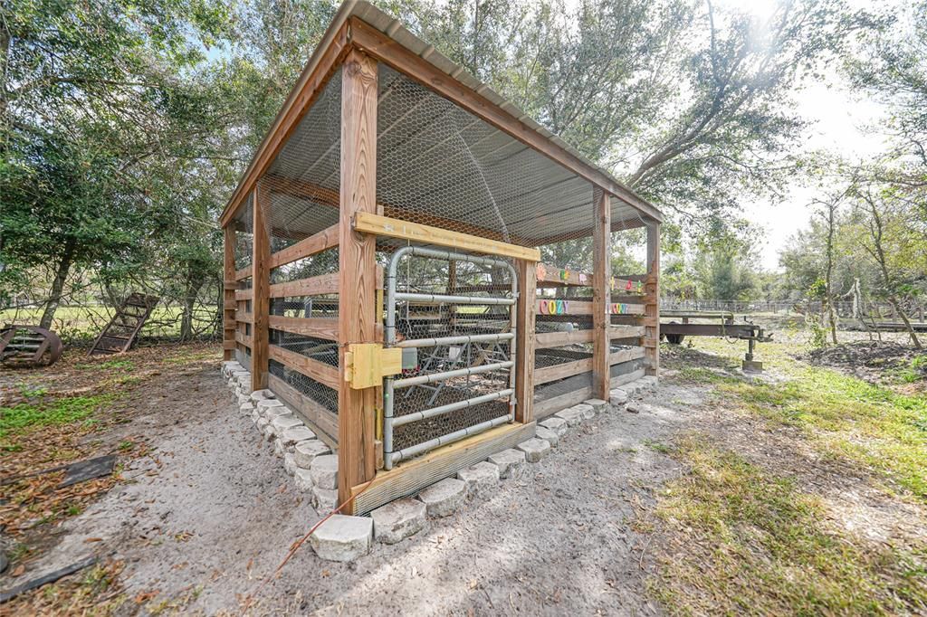 For Sale: $429,000 (3 beds, 2 baths, 1400 Square Feet)