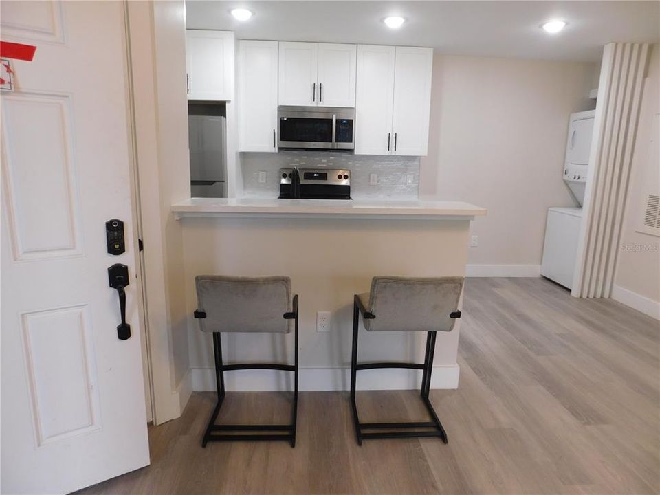 For Rent: $1,800 (1 beds, 1 baths, 648 Square Feet)