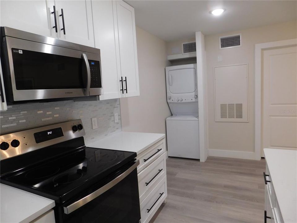 For Rent: $1,800 (1 beds, 1 baths, 648 Square Feet)