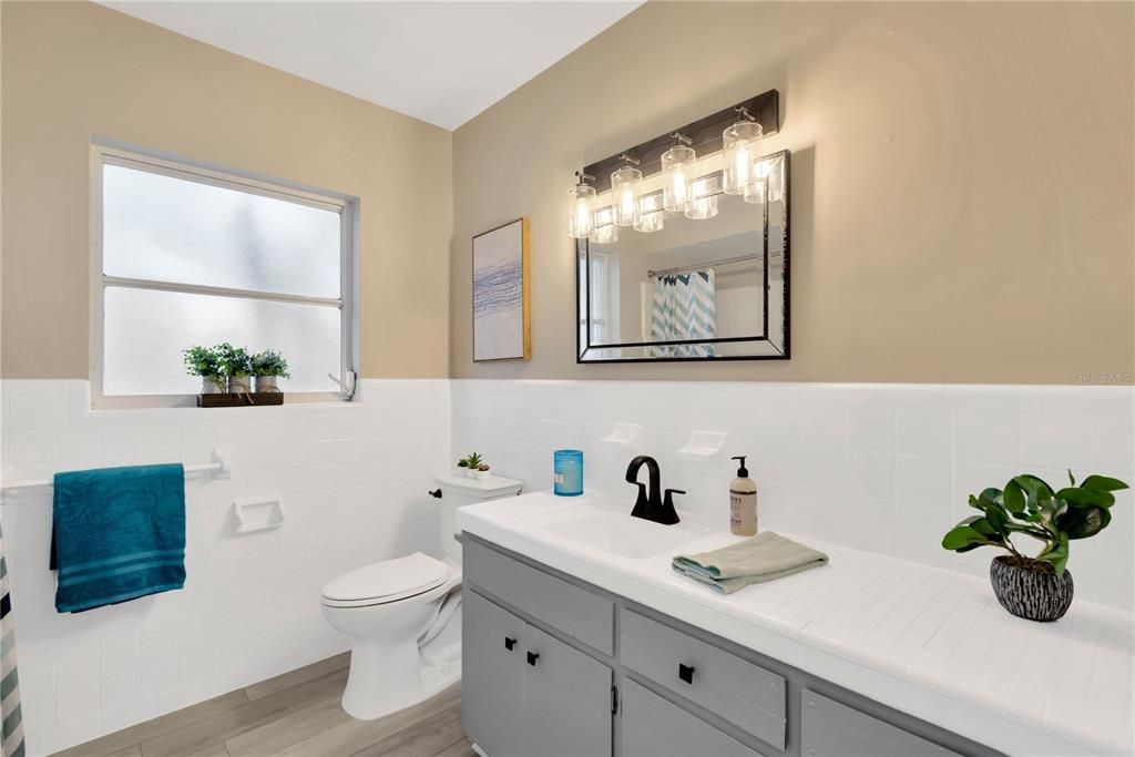 For Sale: $339,900 (3 beds, 1 baths, 1288 Square Feet)