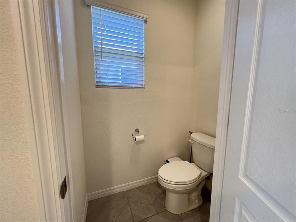 For Rent: $2,200 (3 beds, 2 baths, 1666 Square Feet)