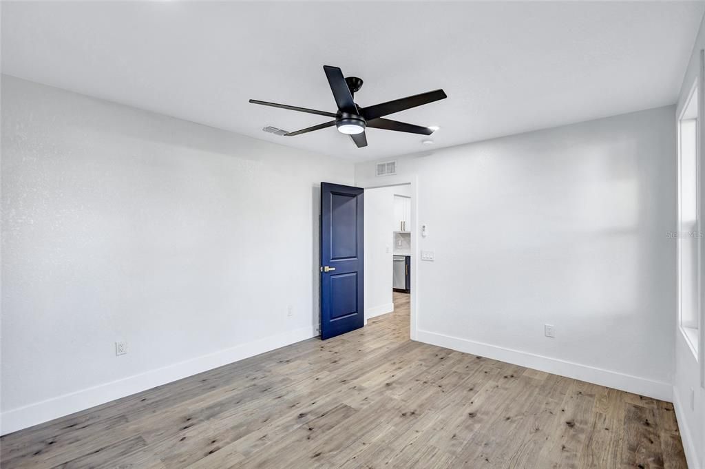 For Sale: $499,900 (3 beds, 2 baths, 1290 Square Feet)