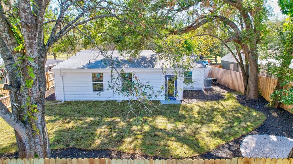 For Sale: $499,900 (3 beds, 2 baths, 1290 Square Feet)