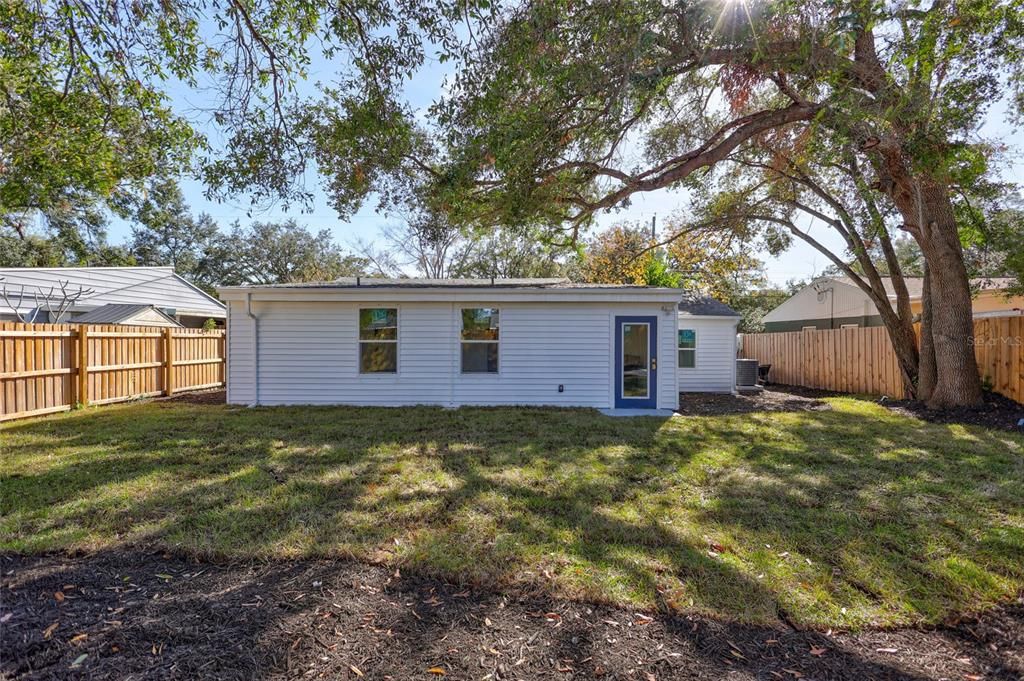 For Sale: $499,900 (3 beds, 2 baths, 1290 Square Feet)