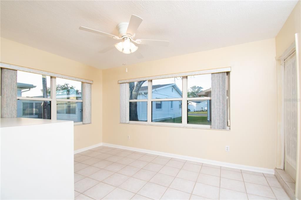 For Sale: $168,000 (2 beds, 2 baths, 950 Square Feet)