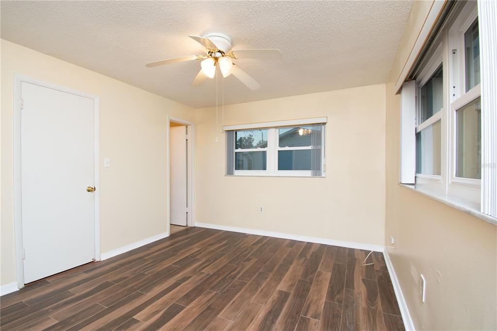 For Sale: $168,000 (2 beds, 2 baths, 950 Square Feet)