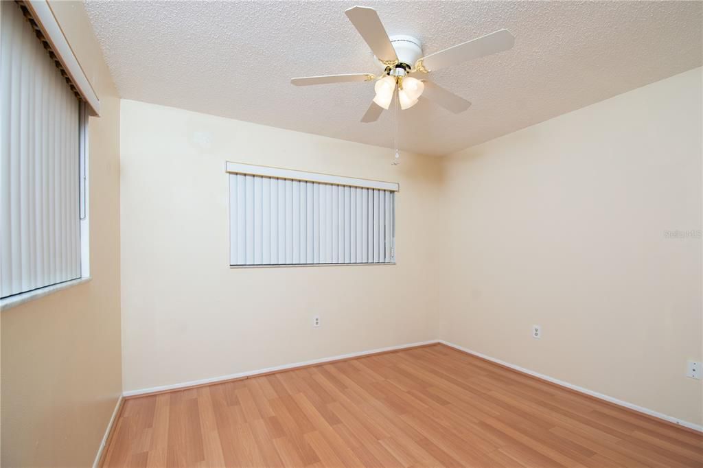 For Sale: $168,000 (2 beds, 2 baths, 950 Square Feet)