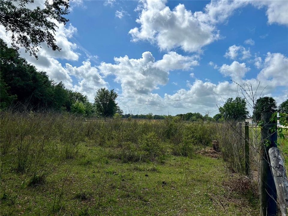 待售: $130,000 (5.41 acres)