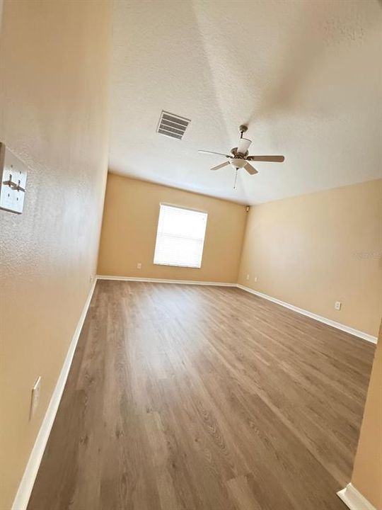 For Sale: $450,000 (4 beds, 2 baths, 2399 Square Feet)