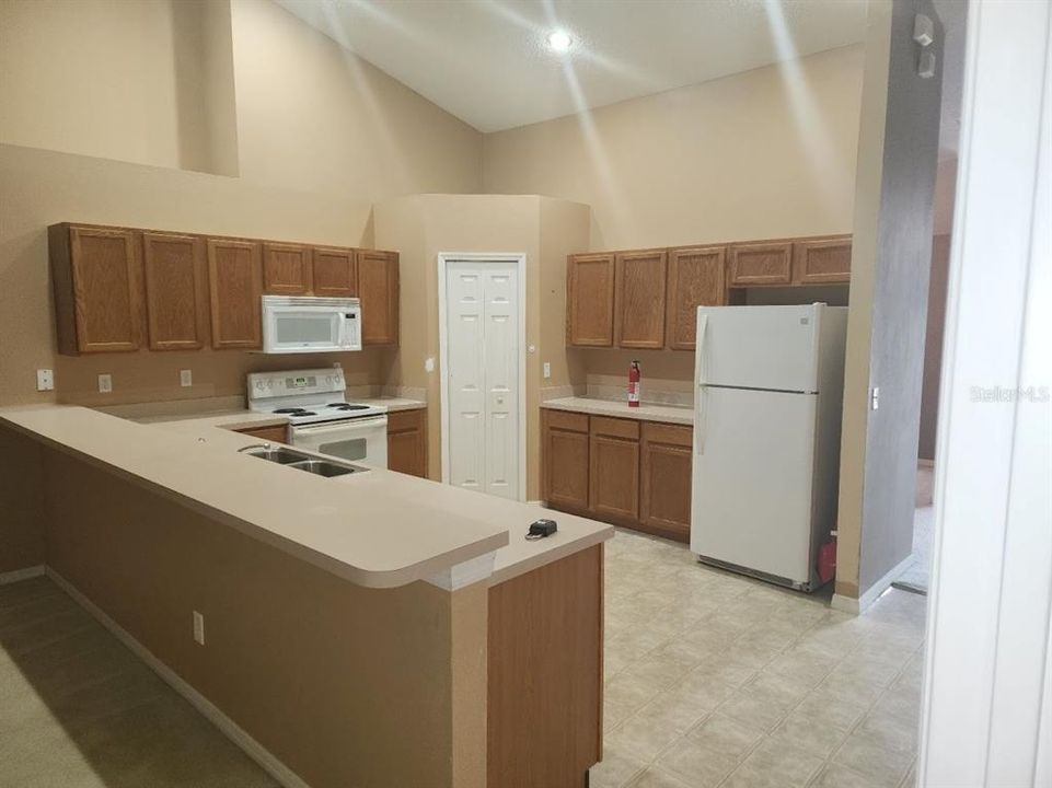 For Rent: $1,800 (3 beds, 2 baths, 1825 Square Feet)