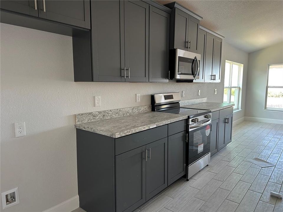 For Sale: $335,700 (3 beds, 2 baths, 1970 Square Feet)