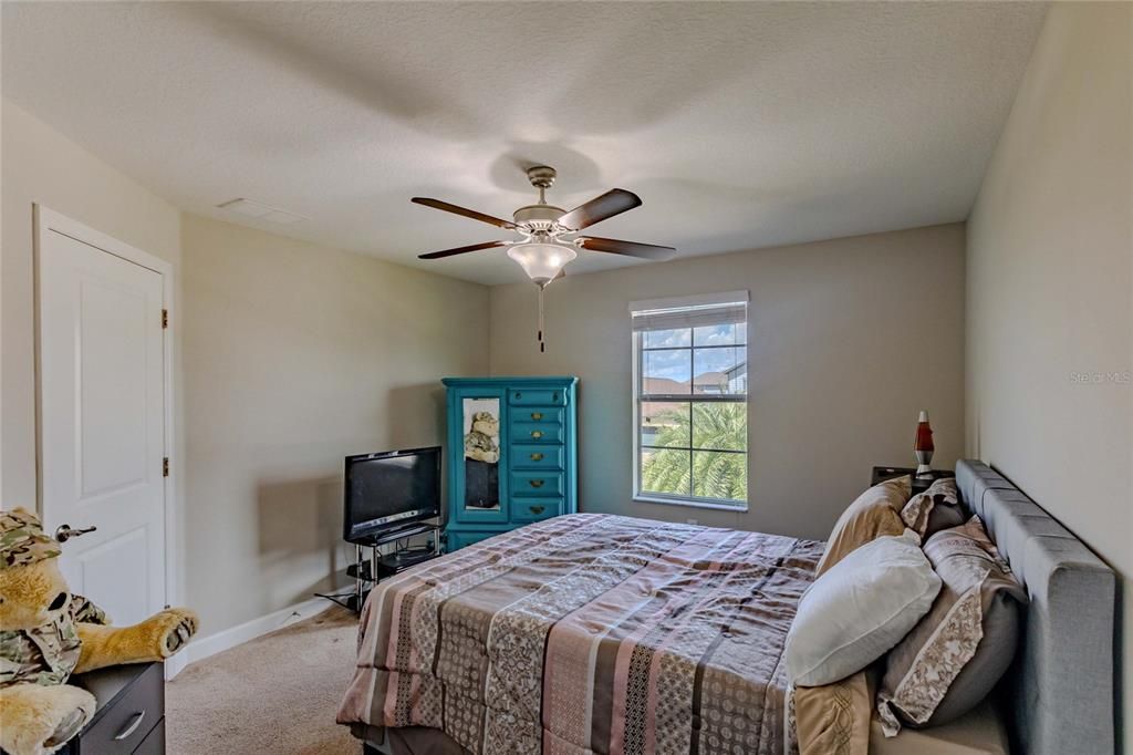 Guest bedroom