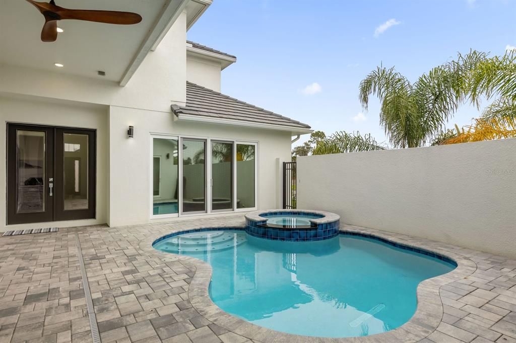 Courtyard - Pool Area