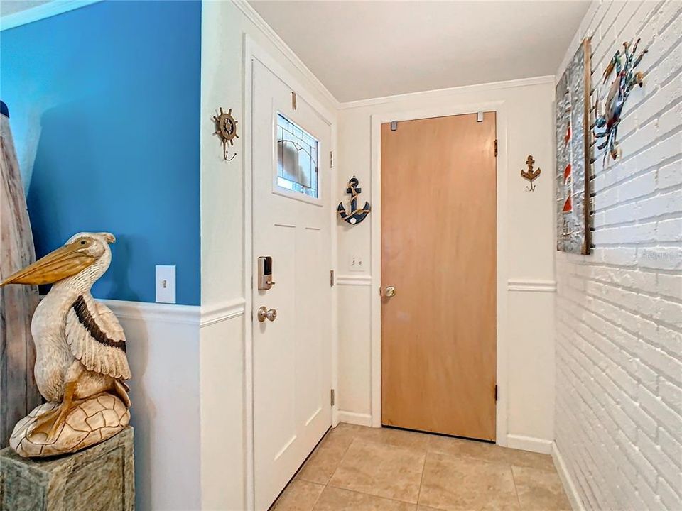 For Sale: $495,000 (2 beds, 2 baths, 1402 Square Feet)