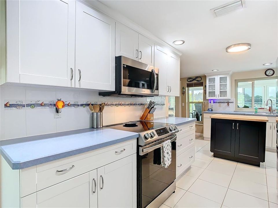 For Sale: $495,000 (2 beds, 2 baths, 1402 Square Feet)