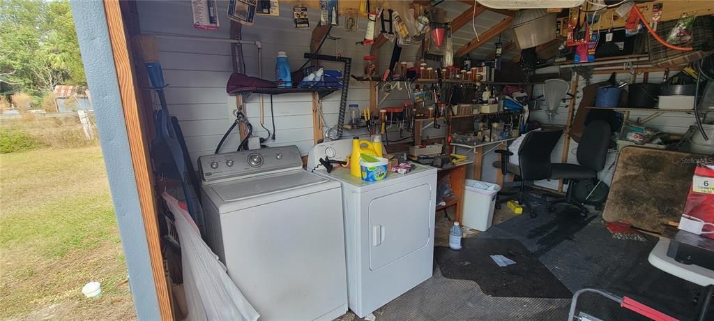 washer/dryer in shed