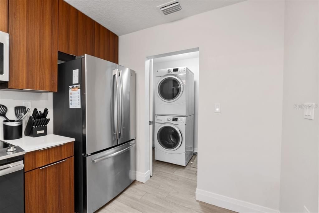 For Sale: $280,000 (3 beds, 2 baths, 1396 Square Feet)