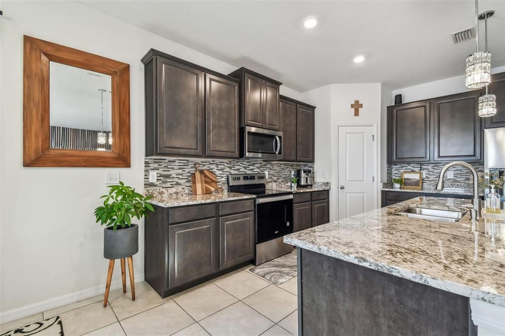 For Sale: $449,000 (4 beds, 2 baths, 2043 Square Feet)