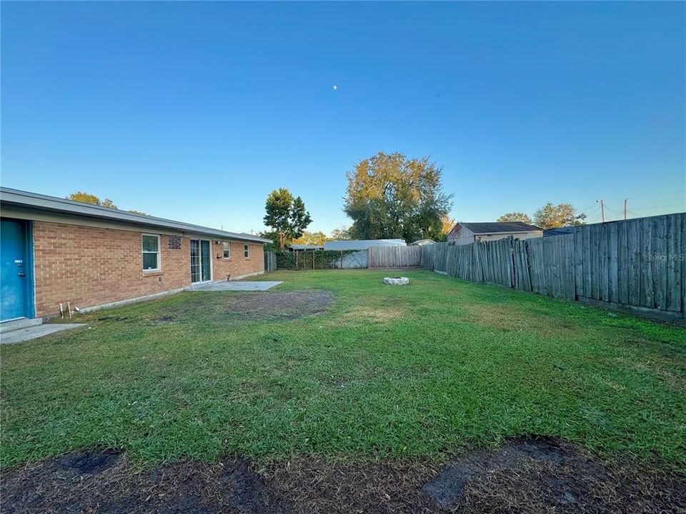 Fenced rear yard