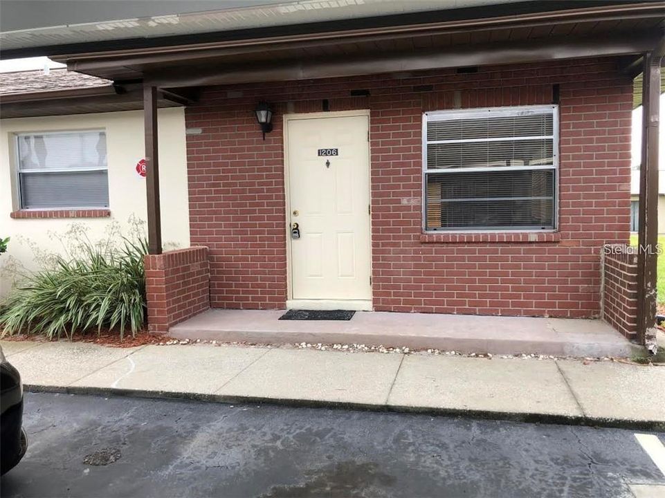 For Rent: $1,300 (1 beds, 1 baths, 600 Square Feet)