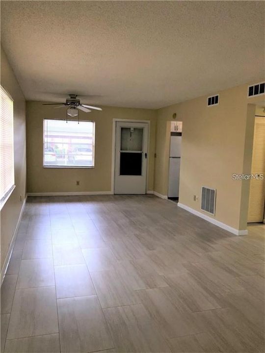 For Rent: $1,300 (1 beds, 1 baths, 600 Square Feet)