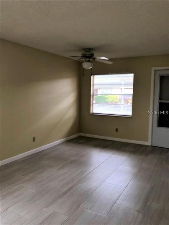 For Rent: $1,300 (1 beds, 1 baths, 600 Square Feet)