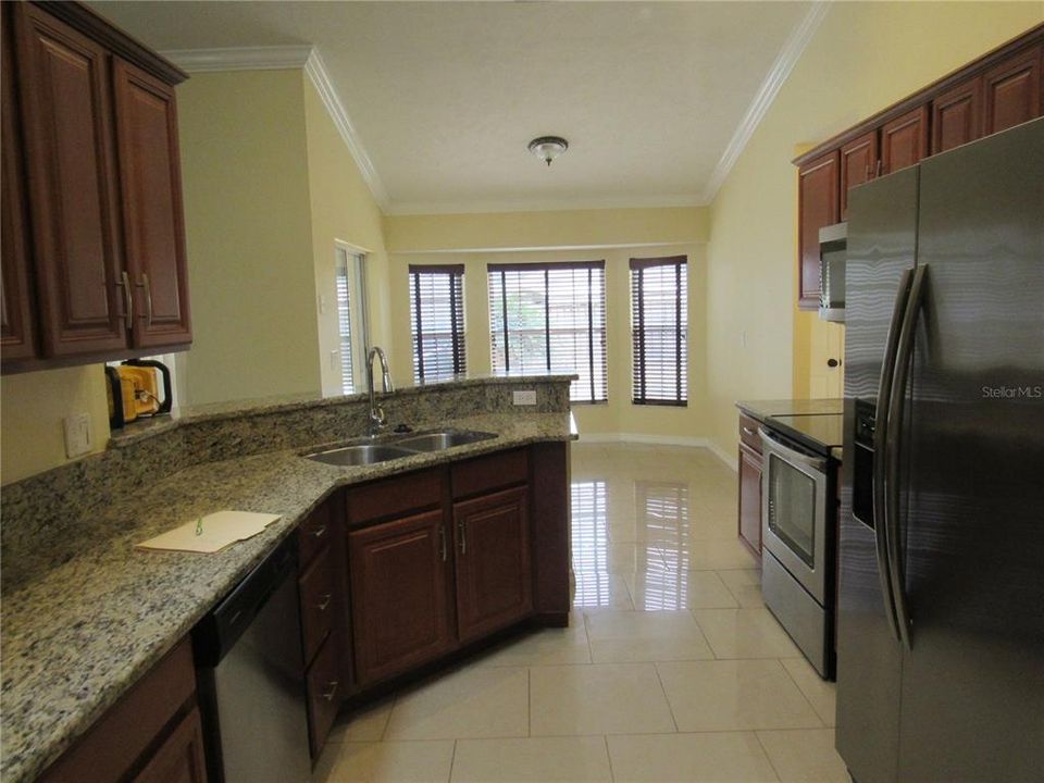 KITCHEN & DINING AREA