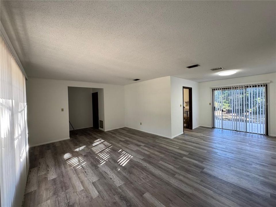 For Rent: $2,750 (4 beds, 2 baths, 1657 Square Feet)