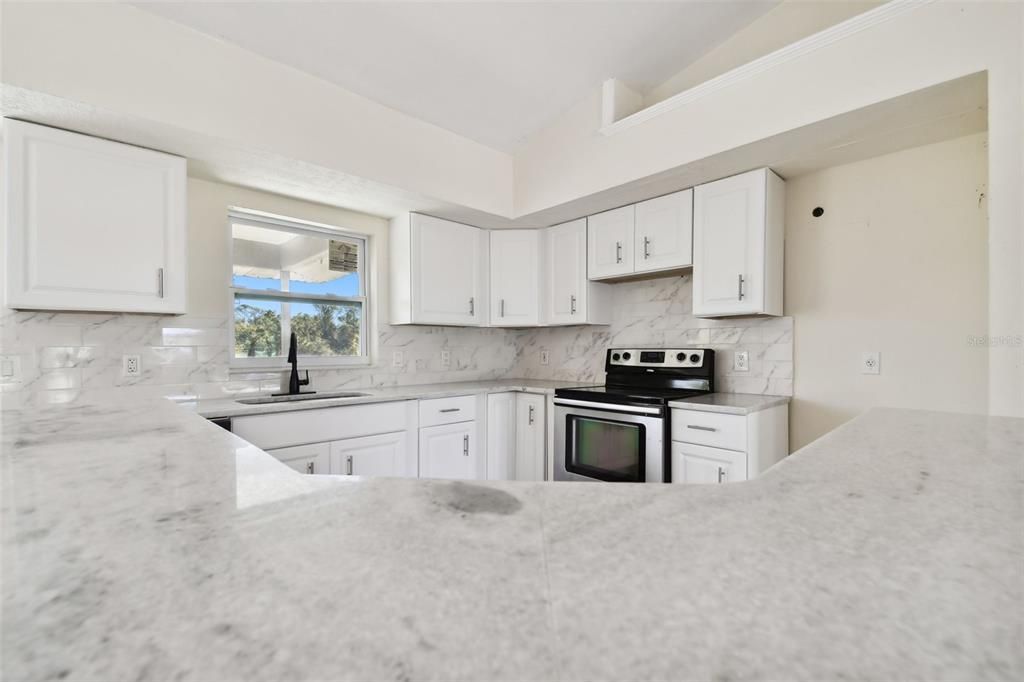 For Sale: $269,900 (3 beds, 2 baths, 1261 Square Feet)