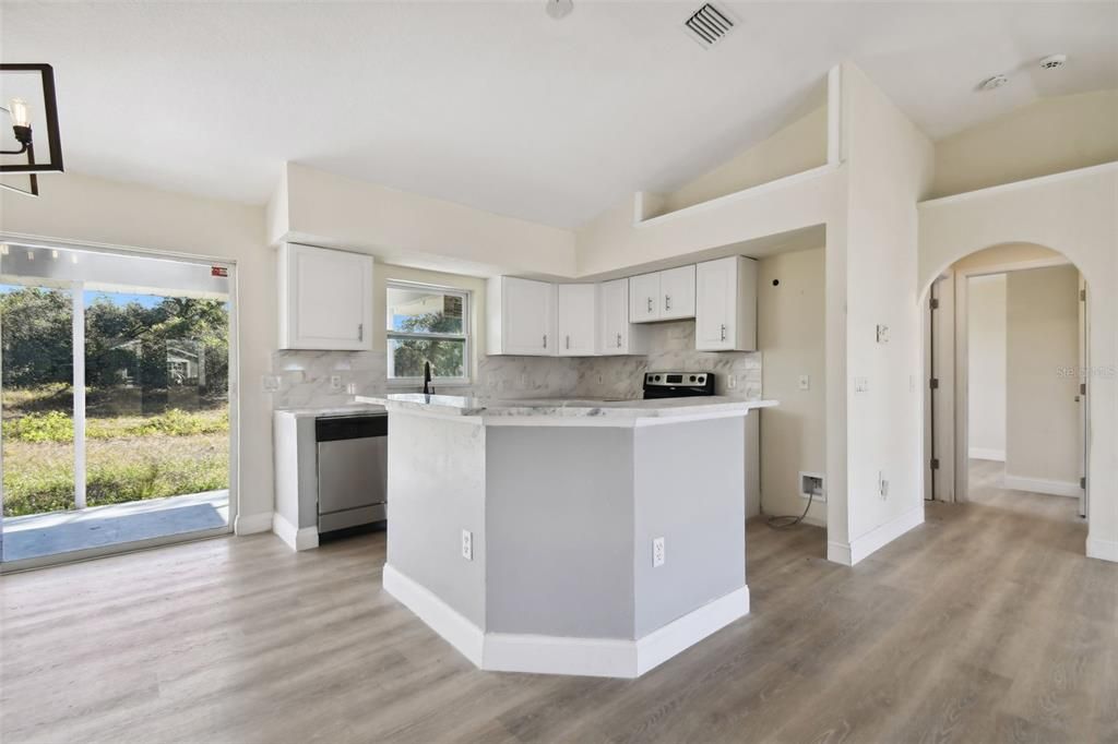 For Sale: $269,900 (3 beds, 2 baths, 1261 Square Feet)