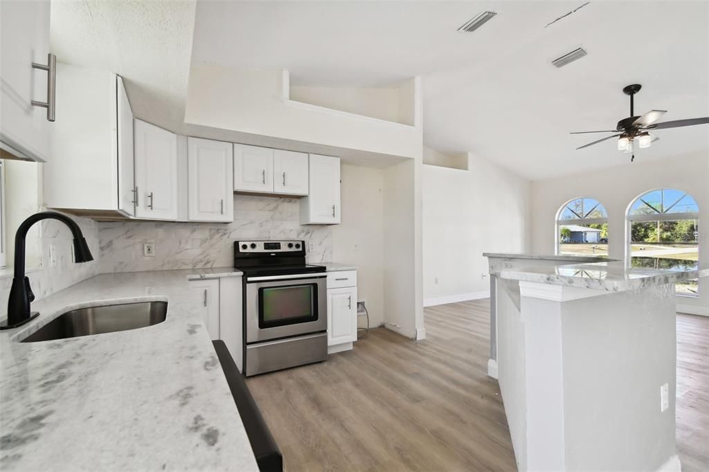 For Sale: $269,900 (3 beds, 2 baths, 1261 Square Feet)