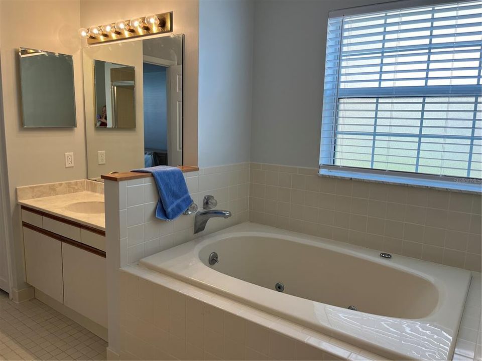 For Rent: $3,000 (3 beds, 2 baths, 1875 Square Feet)