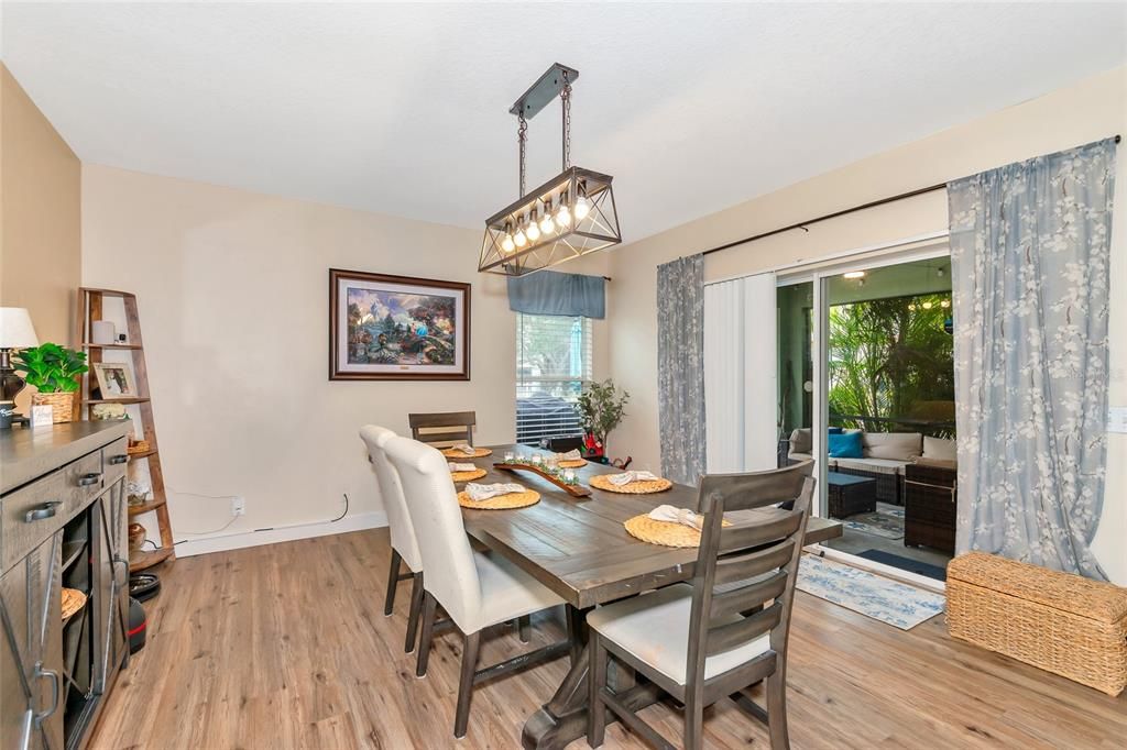 Active With Contract: $335,000 (3 beds, 2 baths, 1845 Square Feet)