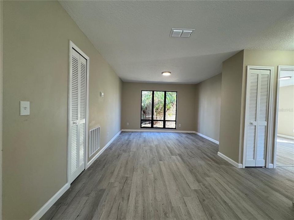 For Sale: $349,900 (3 beds, 2 baths, 1420 Square Feet)