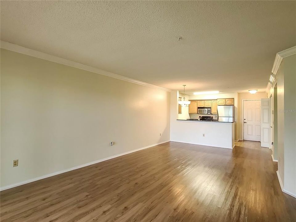 For Rent: $2,495 (2 beds, 2 baths, 984 Square Feet)