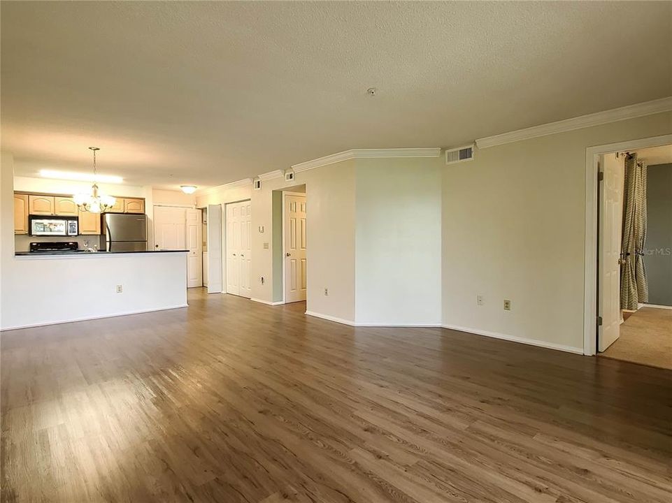 For Rent: $2,495 (2 beds, 2 baths, 984 Square Feet)