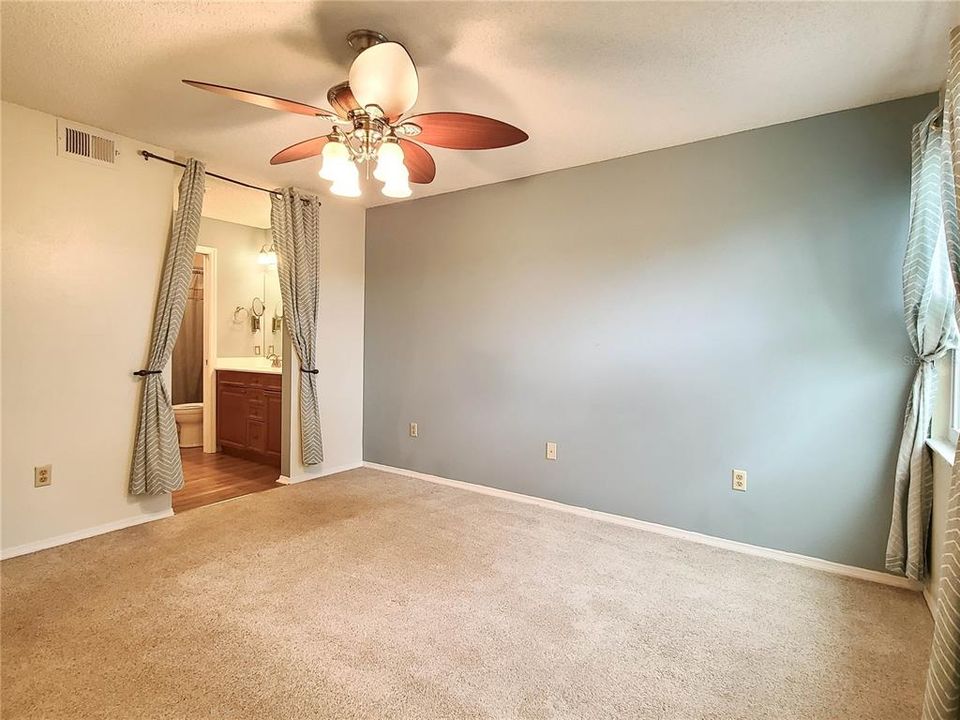 For Rent: $2,495 (2 beds, 2 baths, 984 Square Feet)