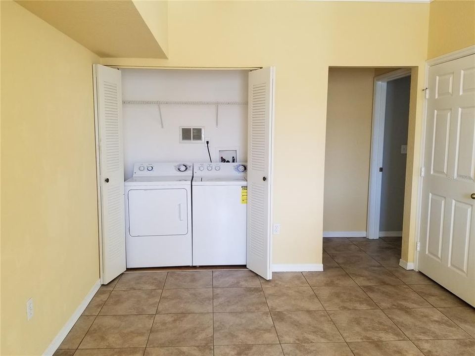 For Rent: $1,400 (1 beds, 1 baths, 904 Square Feet)