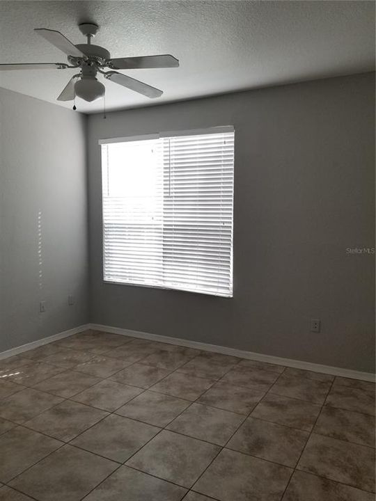 For Rent: $1,400 (1 beds, 1 baths, 904 Square Feet)